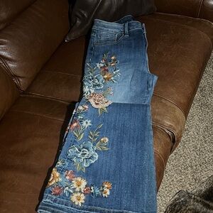 DRIFTWOOD Blue Jeans with Floral Embroidery
